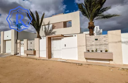 Villa TAVIRA F4 avec piscine lumineuse et d'architecte à vendre a Djerba