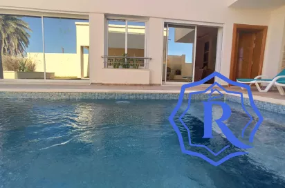 Récente villa avec piscine à vendre meublée vue mer