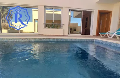 Récente villa avec piscine à vendre meublée vue mer