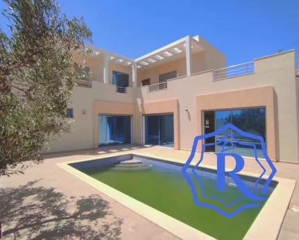 Maison 6 chambres avec piscine à vendre sur Djerba image-1