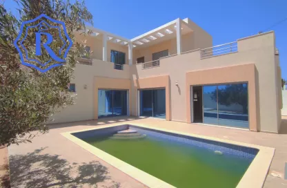 Maison 6 chambres avec piscine à vendre sur Djerba