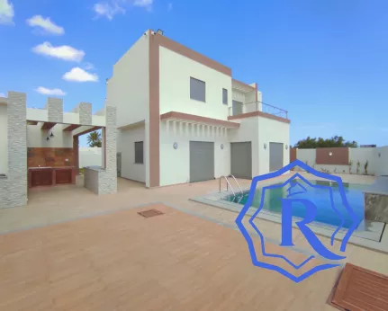 Villa avec piscine 04 chambres avec piscine ultra moderne image-1