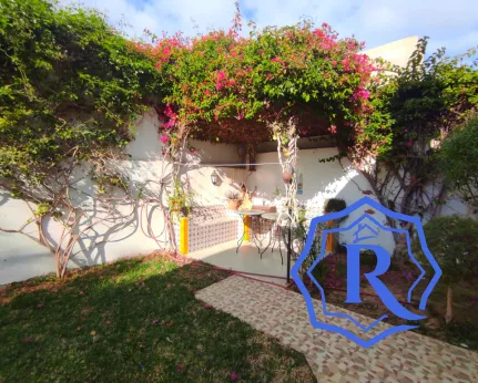 Jolie maison d'architecture plain pieds avec piscine et garage à Houmt souk image-31