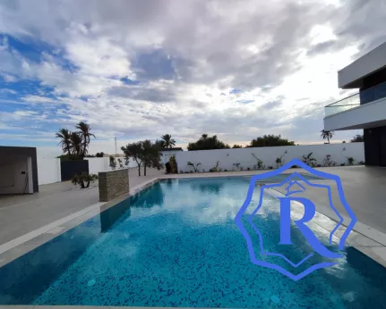 Villa MANHATTAN : unique demeure avec piscine et grand jardin a vendre à Djerba Tunisie image-11