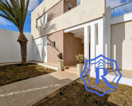 Villa TAVIRA F4 avec piscine lumineuse et d'architecte à vendre a Djerba image-11