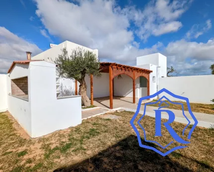 Villa TAVIRA F4 avec piscine lumineuse et d'architecte à vendre a Djerba image-14