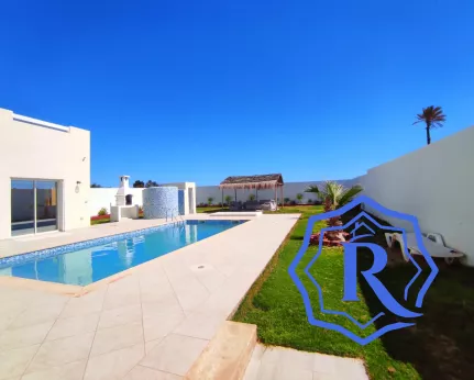 Jolie villa avec piscine vue mer titre bleu à vendre meublée image-20