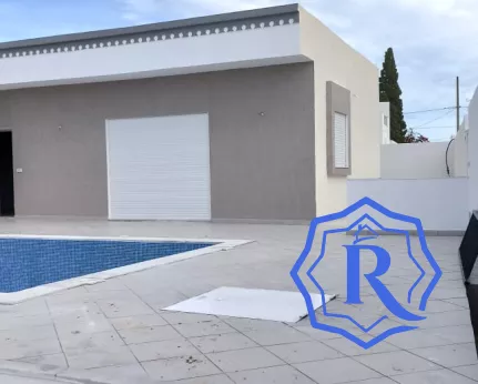 Villa moderne avec piscine à vendre en zone urbaine image-4