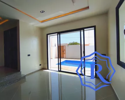 Maison des rêves ultra moderne avec piscine image-5