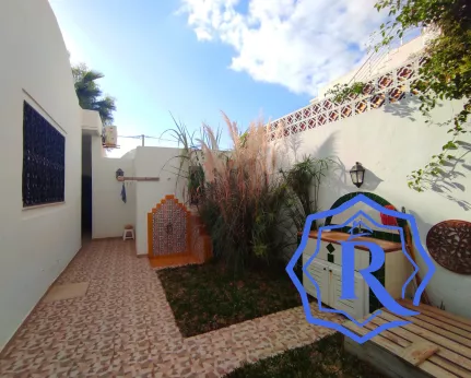Jolie maison d'architecture plain pieds avec piscine et garage à Houmt souk image-30