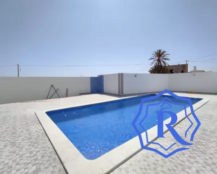 Etonnante villa avec piscine vue mer image-9