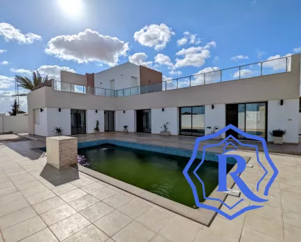 Villa TAVIRA F4 avec piscine lumineuse et d'architecte à vendre a Djerba image-2
