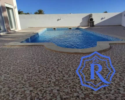 Villa 08 pièces avec piscine, garage et terrain titre bleu image-5