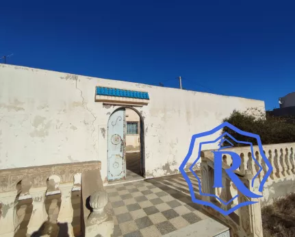 Houch typique titré à rénover avec terrain dans un quartier calme à vendre a Djerba image-11