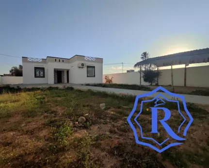 Maison meublée 06 pièces avec terrain titre bleu a vendre a Djerba Midoun image-18