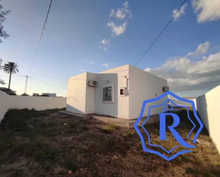 Maison meublée 06 pièces avec terrain titre bleu a vendre a Djerba Midoun image-12