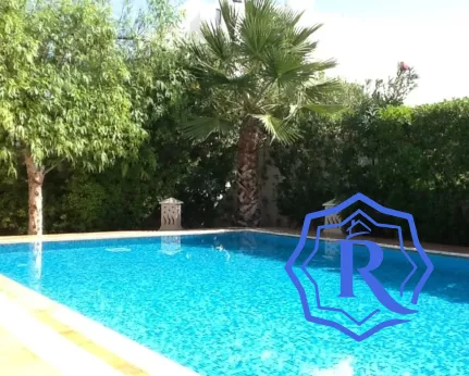 Maison récente avec piscine chauffé à caractère unique à vendre image-14