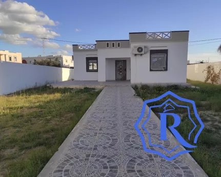 Maison meublée 06 pièces avec terrain titre bleu a vendre a Djerba Midoun image-3