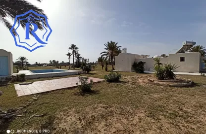 Belle demeure avec piscine a caractère unique