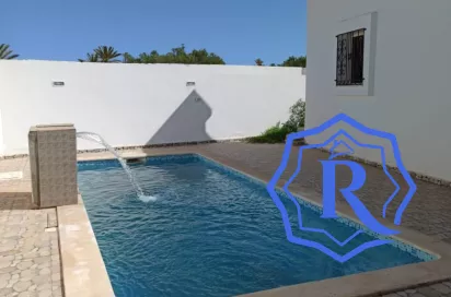 Villa avec piscine petit budget à vendre à Djerba