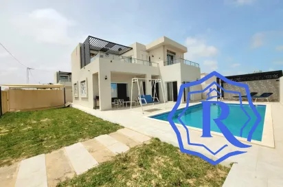 Villa HAYAS F5 avec piscine de luxe