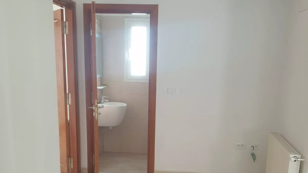 مكتب س1 عصري ووظيفي في صحول