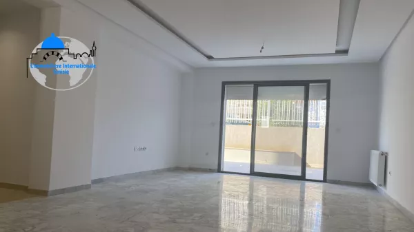 Scopri il Fascino di questo Luminoso Appartamento S+3 a Sousse!