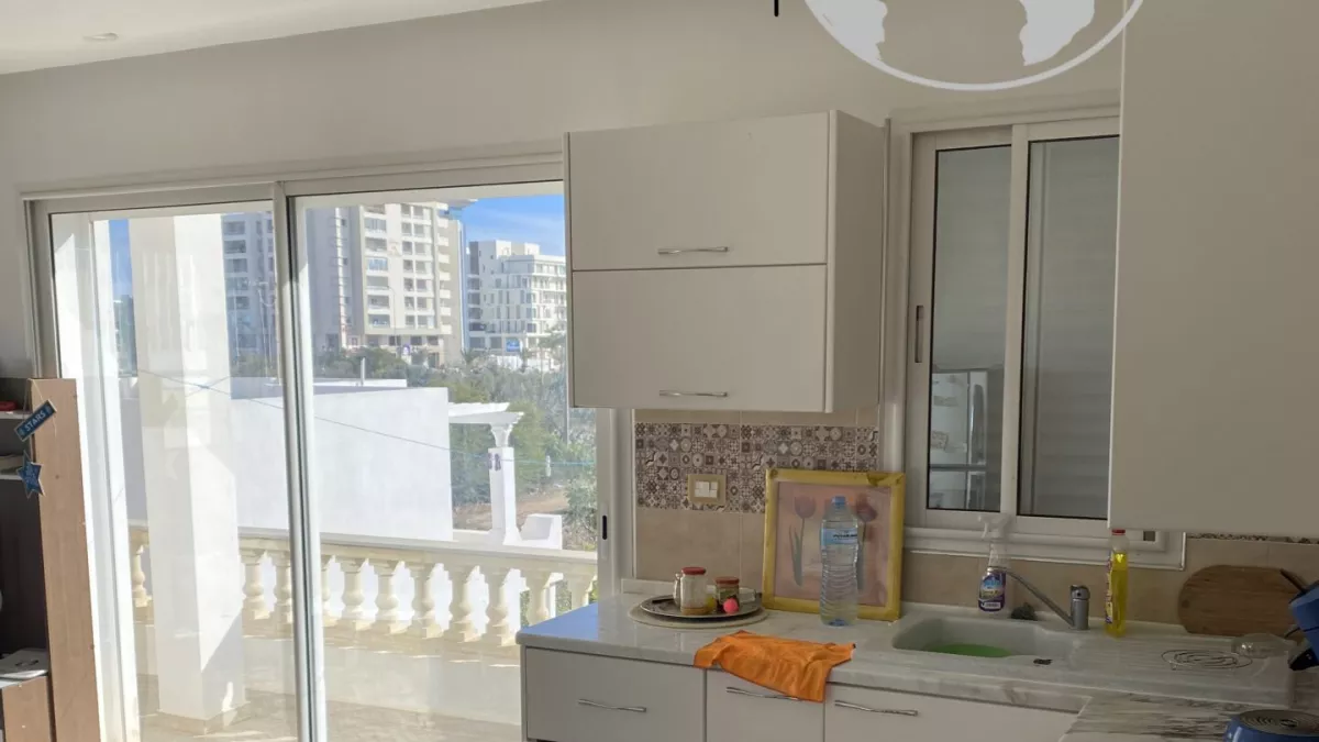 طابق فيلا فاخر في خزامة، سوسة