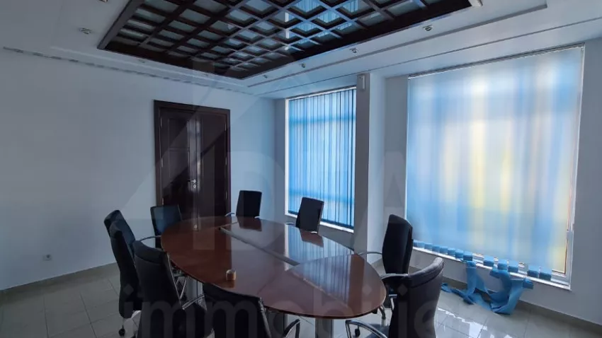 Exceptional 520 sqm Office for Rent in Lac 1, Tunis: The Ideal Space for Your Business