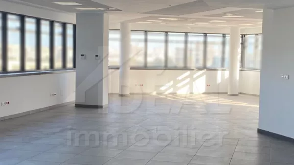 Exceptional 984 m² Office Space for Rent in La Zi Khaireddine Lac 3, Tunis