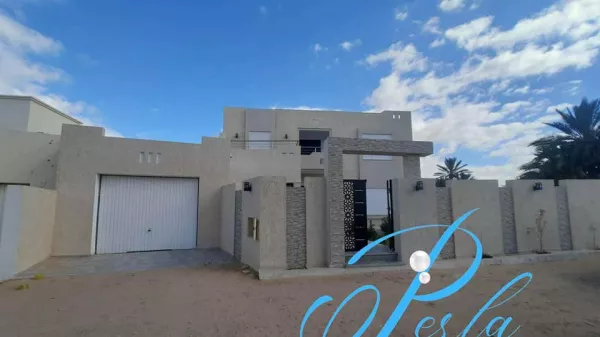 **Stunning S+4 Villa in Houmt Souk