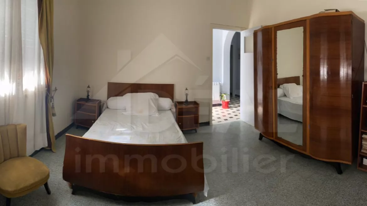 طابق فاخر مفروش من فيلا للإيجار بالمنزه 4 – رفاهية وطمأنينة في قلب العاصمة