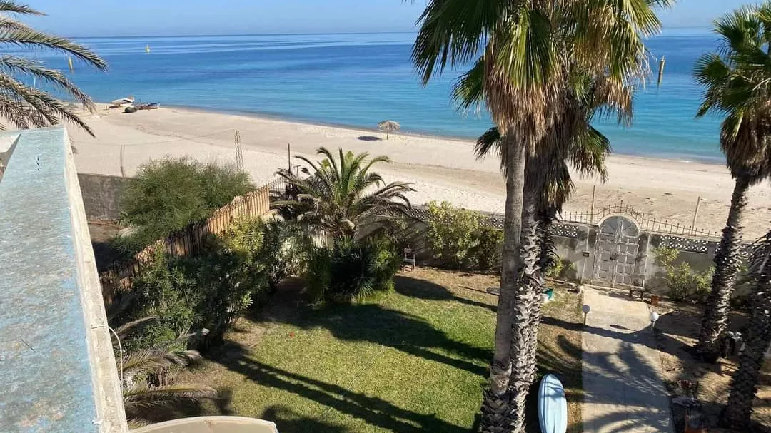 Traumhafte Wasserfront-Villa in Chatt Mariem Kantaoui, Sousse