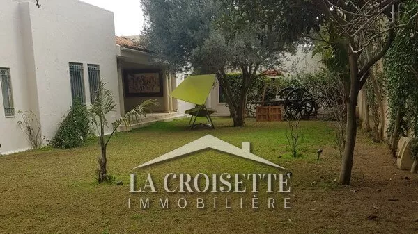 Luxury Furnished Villa S6 with Pool in La Soukra