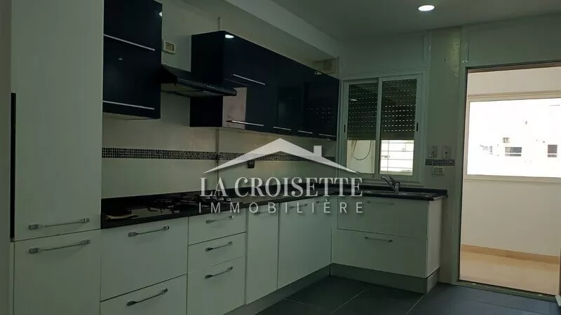 Luxuriöse S3-Wohnung in L'Aouina: Ein Refugium der Komfort und Sicherheit in Tunis