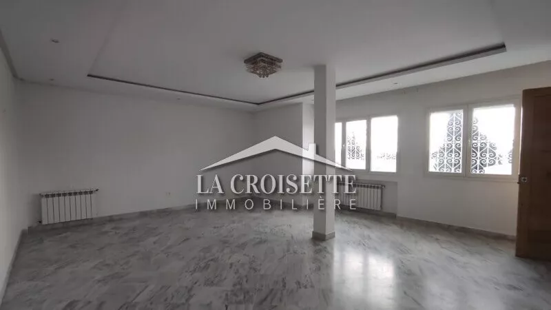 شقة فاخرة من 3 غرف (S+3) في لا مَرسَة: ملاذ راقٍ يجمع الراحة والأناقة