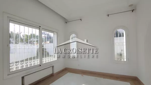 Luxury Villa S+3 with Garden in Gammarth