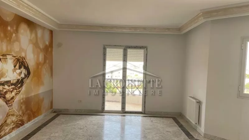 شقتك الجديدة الهادئة في صفاقس – المرسى | S+2 مع تراس وموقف سيارة