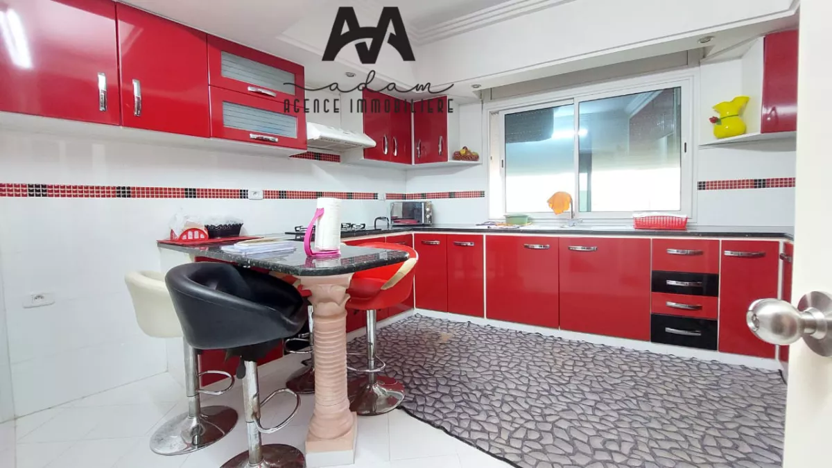 منزل أنيق من نوع S+3 مع两个 غرفة للسيارات في دار شعبان، نابل