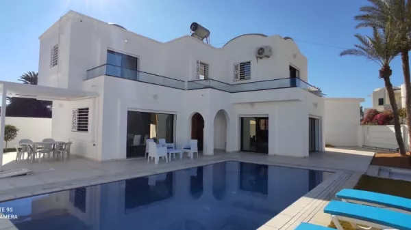 Luxury Villa in Djerba's Tourist Zone