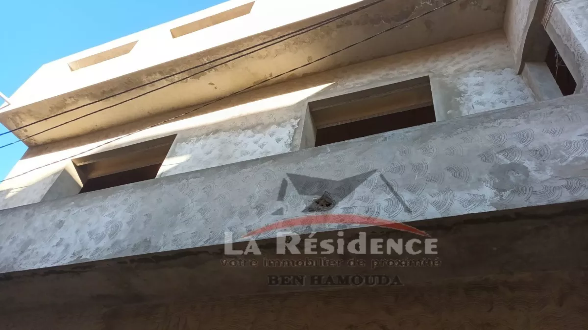 Casa Indipendente a Due Piani a Borj Ghamez, Bizerte