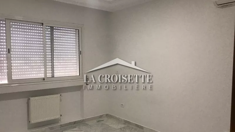 Lussuoso Appartamento S+2 a Jardins de Carthage: Un Rifugio di Comfort e Sicurezza