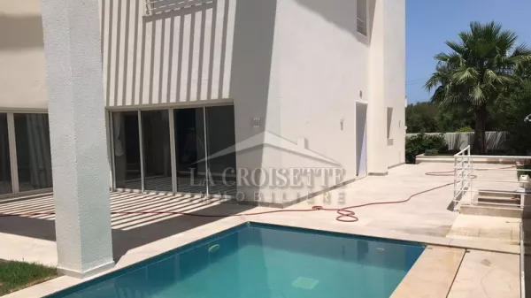 Luxury Villa with Pool for Rent in Gammarth