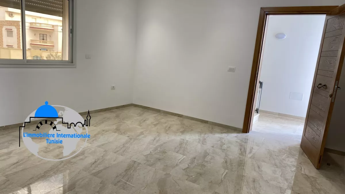 شقة س+2 جديدة في منطقة بوسينة، سوسة: مثالية للحياة المريحة