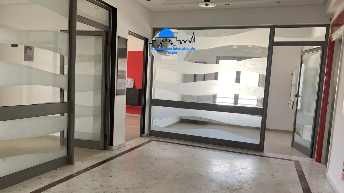 مساحة مكتبية فاخرة من نوع A+2 في كورنيش، سوسة: المقر المهني المثالي