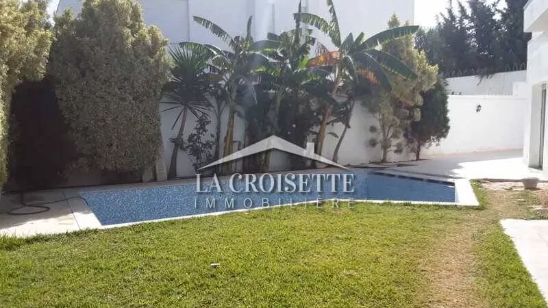 فيلا فاخرة S+4 مع حمام سباحة في غمرة: ملاذ أنيق