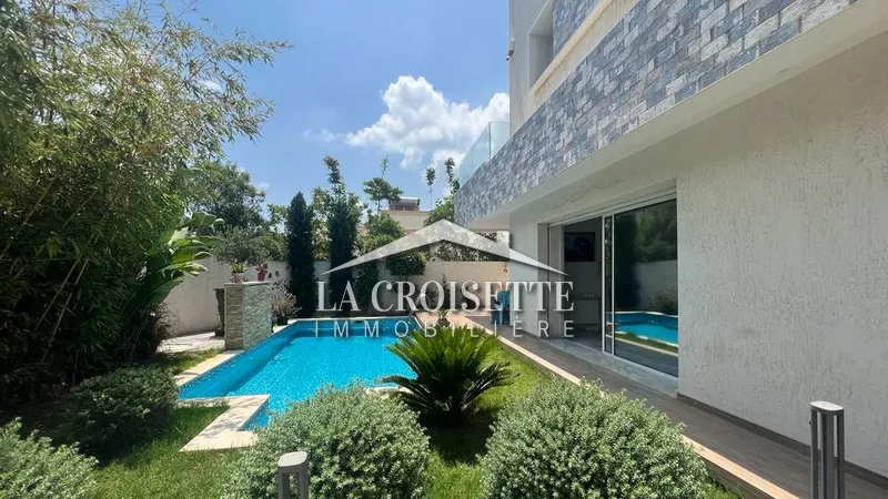 Villa di Lusso con Piscina a La Marsa, Tunisi: Un Rifugio di Eleganza