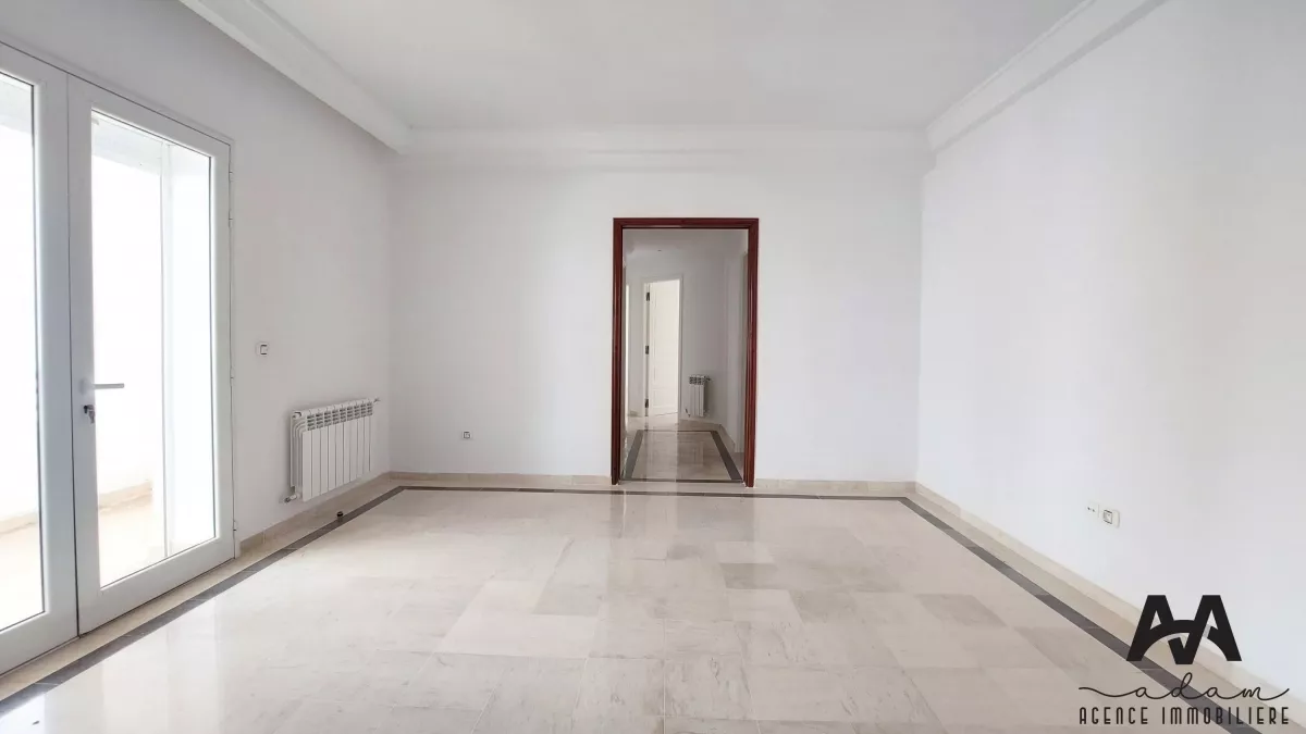 شقة فاخرة S+2 للبيع في مرزقة، حمامات الشمال: ملاذ ساحلي