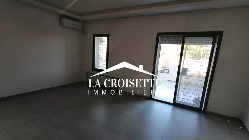 شقة فاخرة S+2 مع حديقة في العيونة