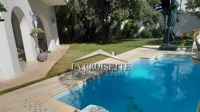 Villa di Lusso in Affitto a La Marsa, Tunisi: Un Rifugio di Eleganza
